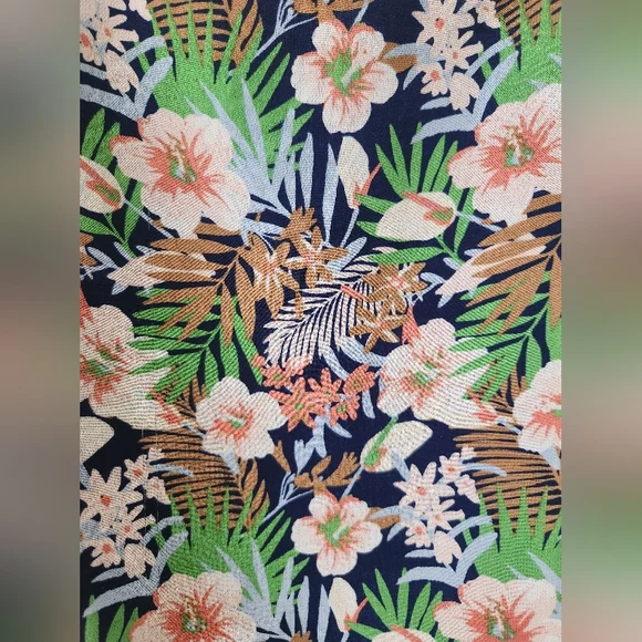 Spring Top 🌺 - Picture 4 of 6